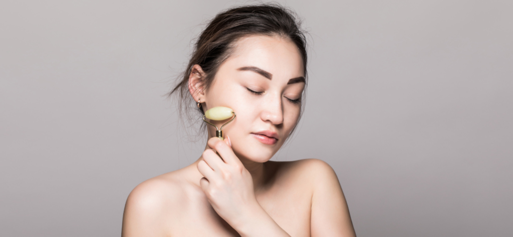 Benefícios da massagem facial: Vale a pena usar um Jade Roller?